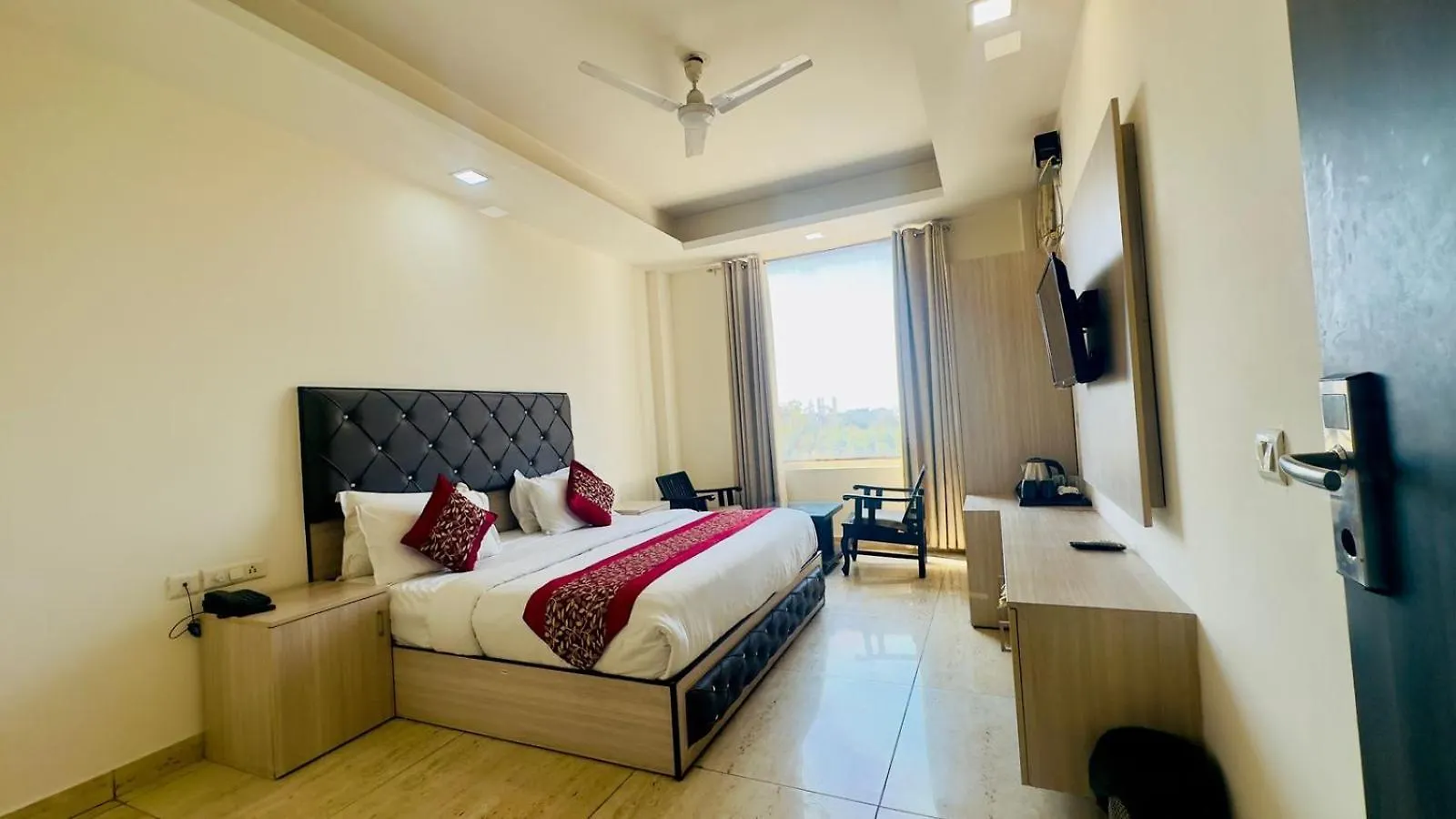 ***  Kabul Hotel By Nexhub Palace - Medanta غورغاون الهند