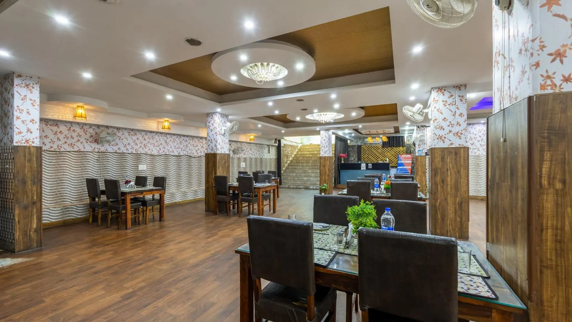 Kabul Hotel By Nexhub Palace - Medanta غورغاون 3*,  الهند