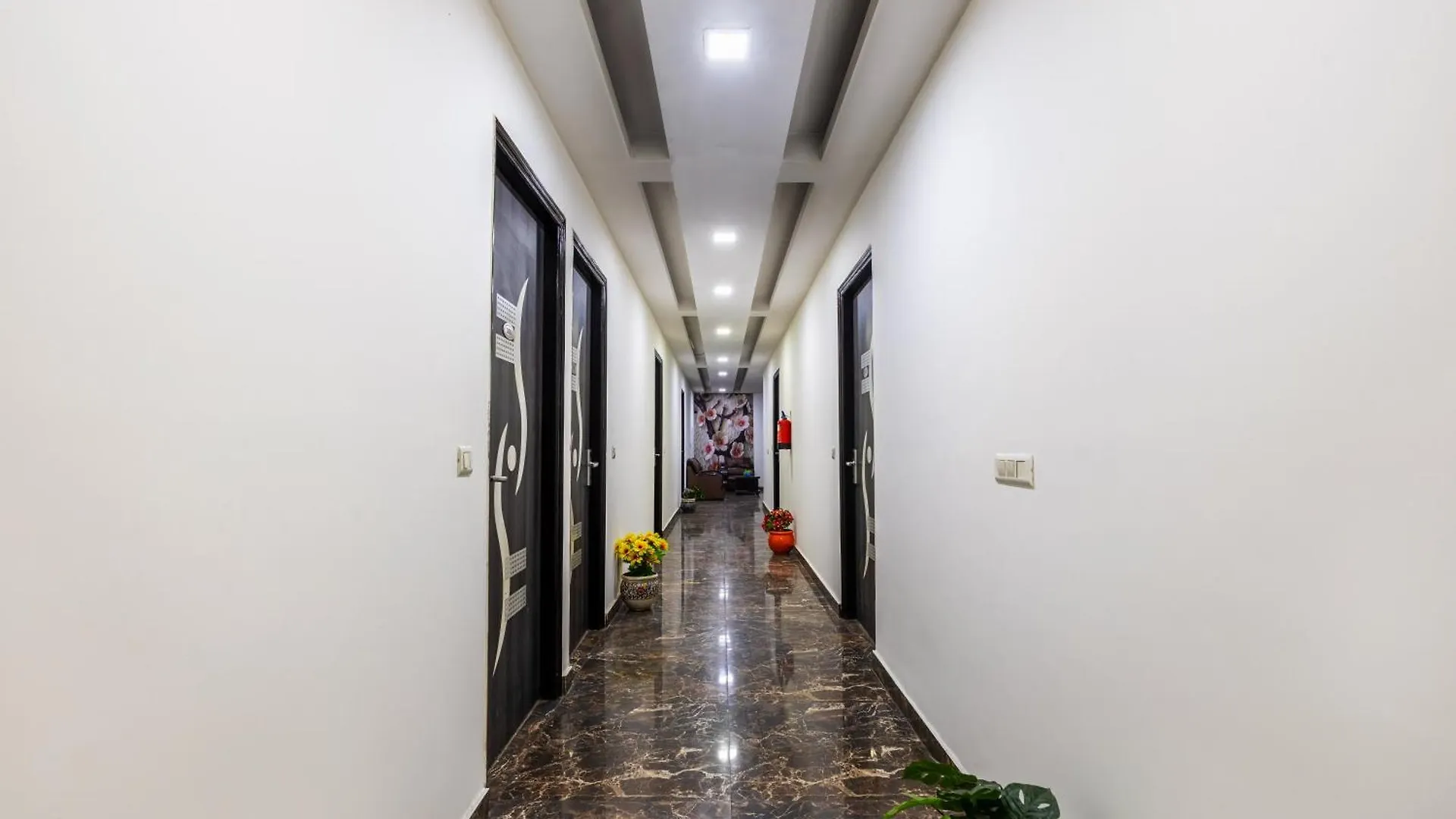 ***  Kabul Hotel By Nexhub Palace - Medanta غورغاون الهند