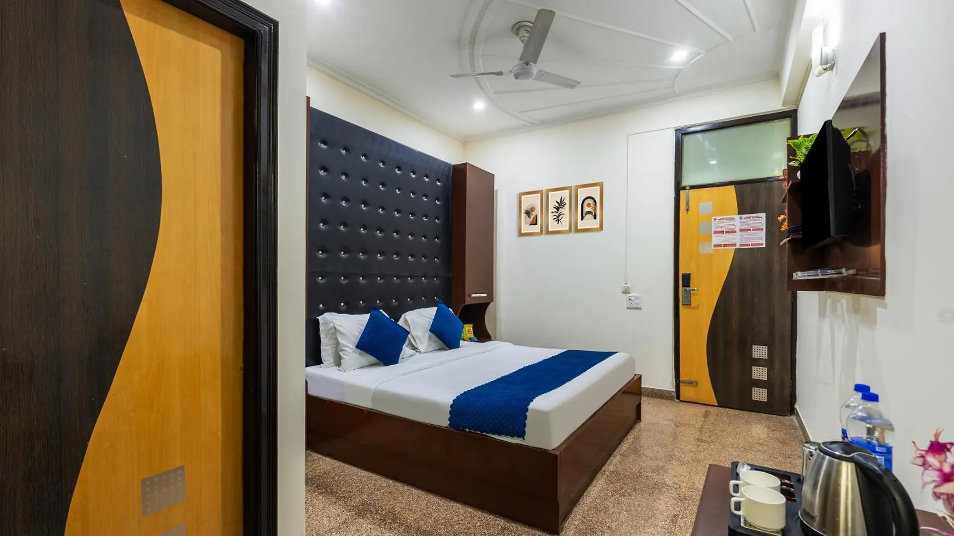 Kabul Hotel By Nexhub Palace - Medanta Gurgaon 3*,