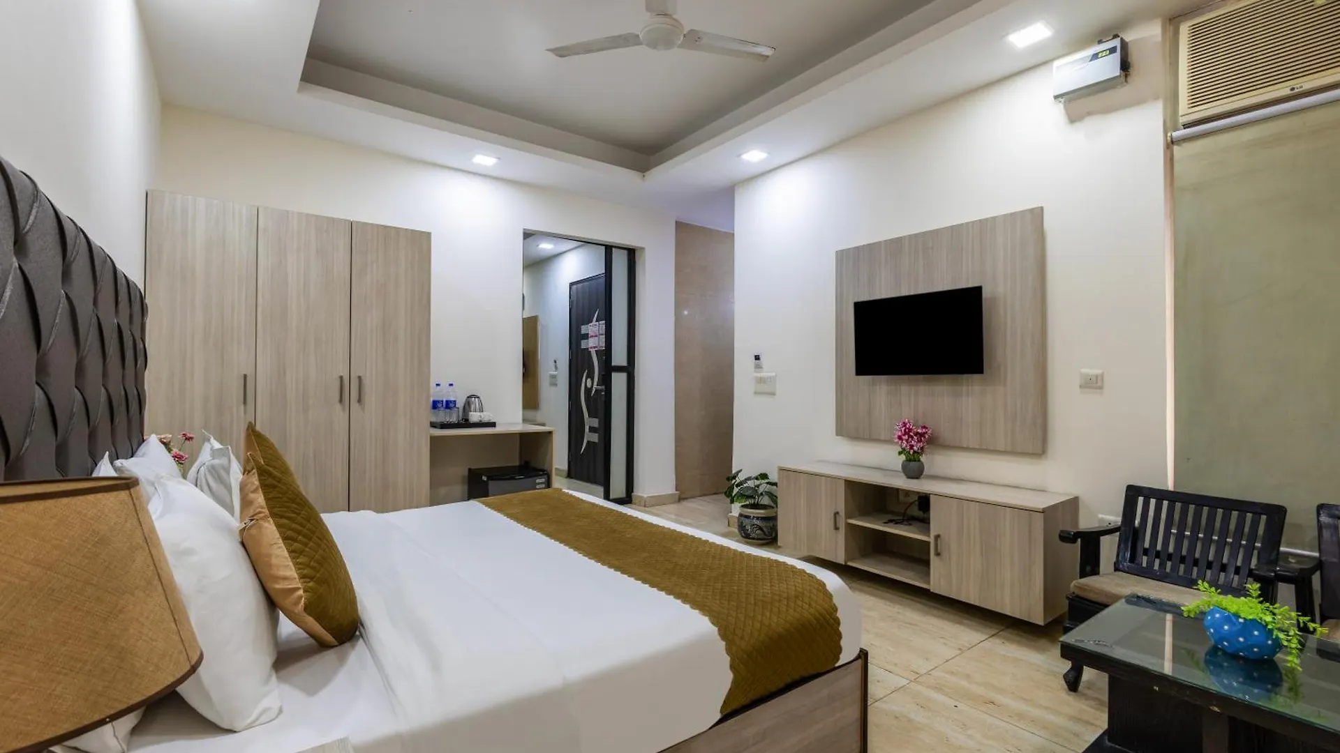 Kabul Hotel By Nexhub Palace - Medanta Gurgaon 3*,  India