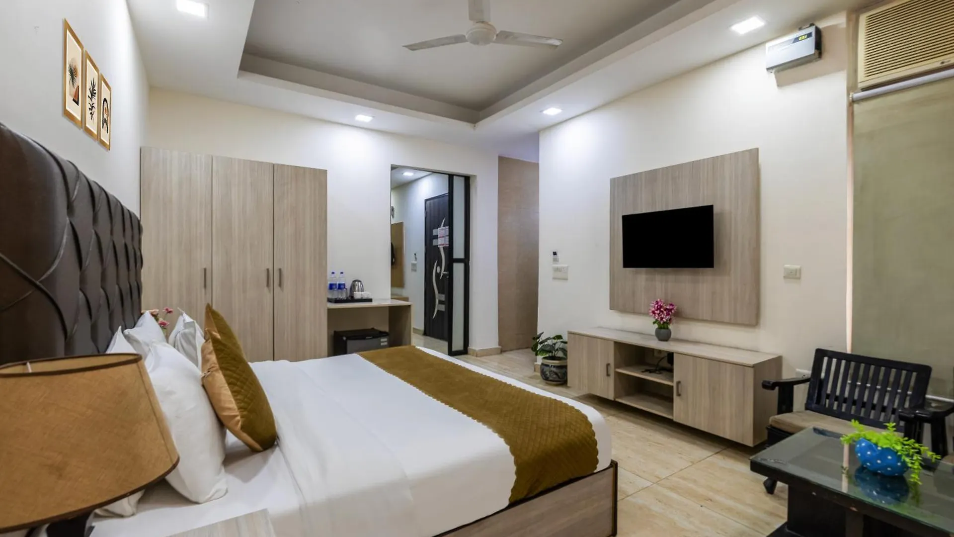 Kabul Hotel By Nexhub Palace - Medanta Gurgaon